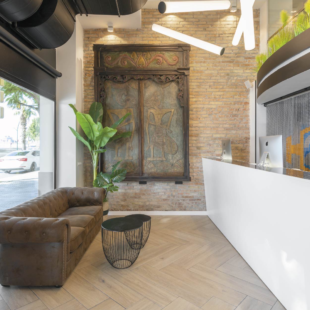 Comercio Holidays to Málaga reformado y diseñado por Libar