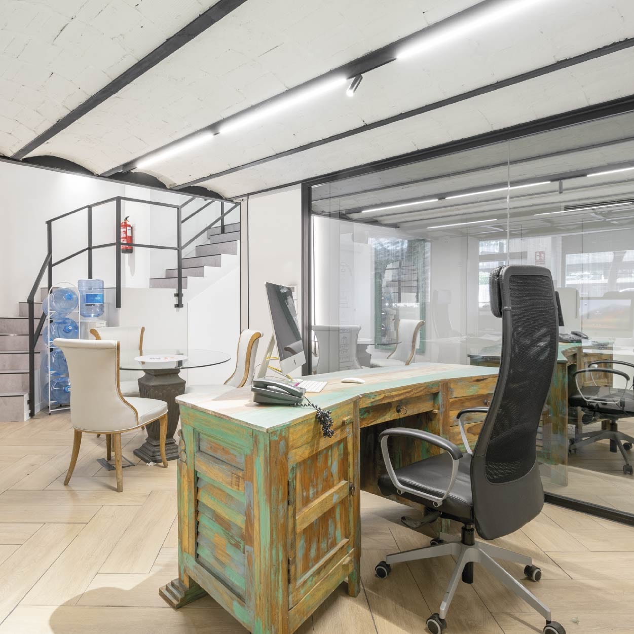 Comercio Holidays to Málaga reformado y diseñado por Libar