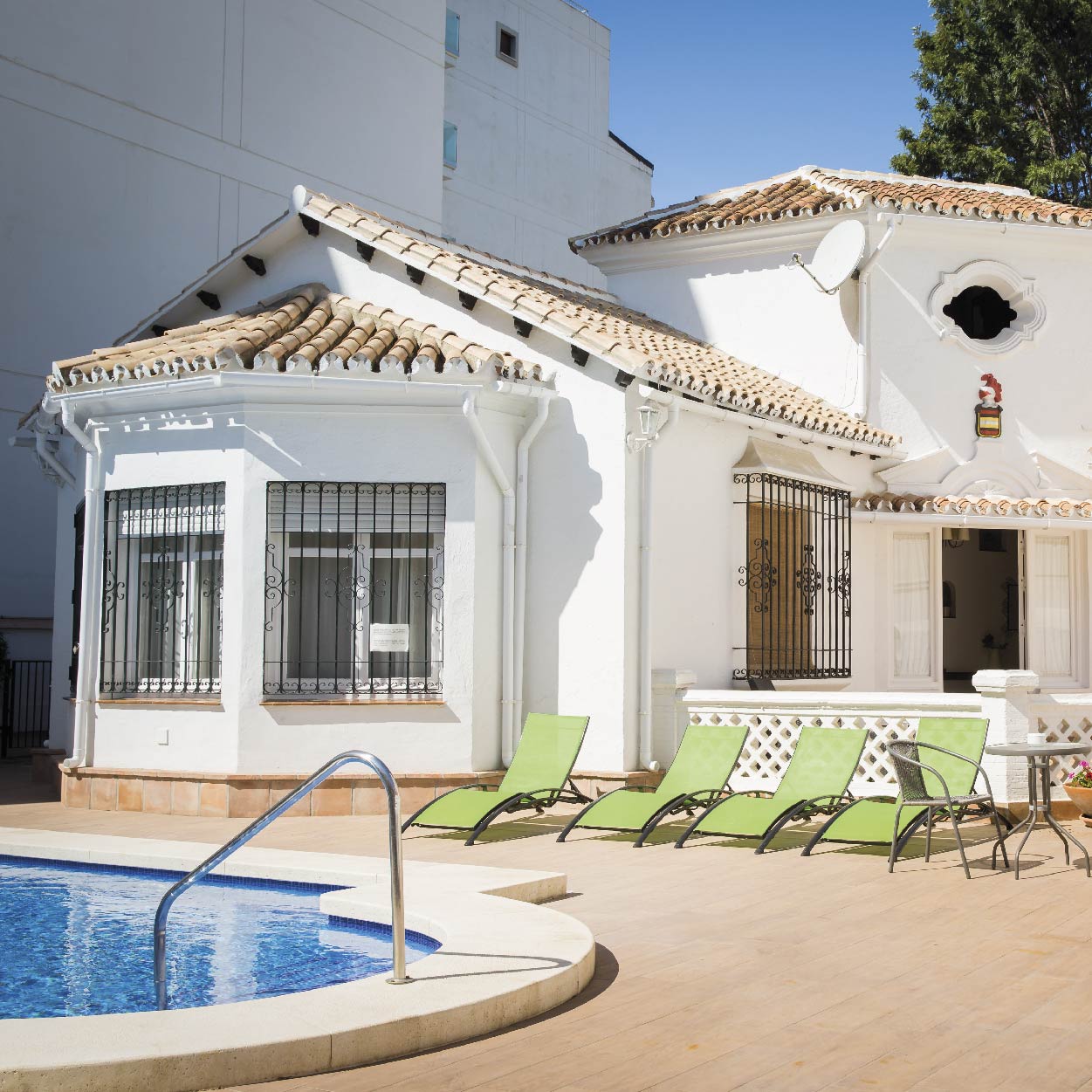 Villa reformada por Libar