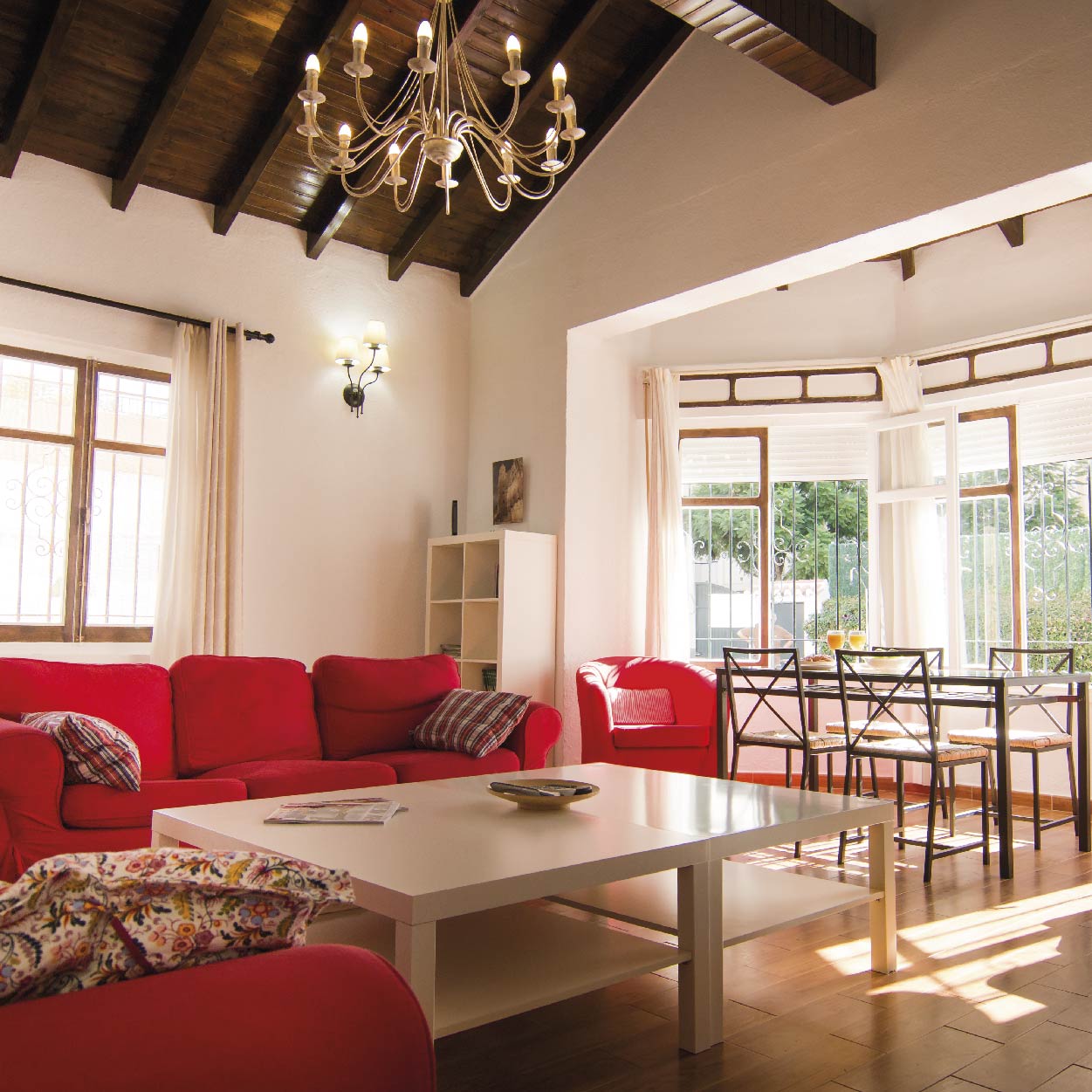 Villa reformada por Libar